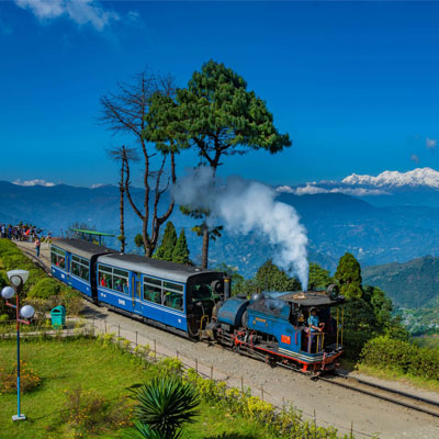 darjeeling toy train